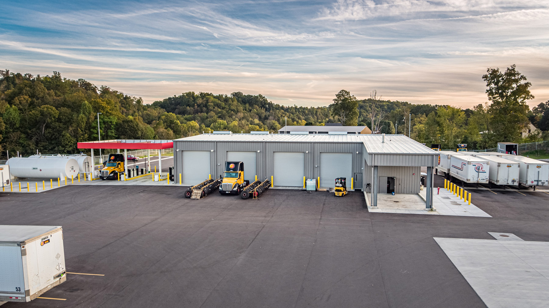 Estes, Knoxville, TN, exterior view of shop